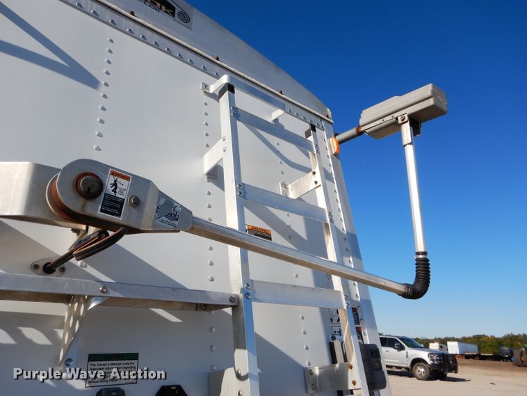 image for item DH2615 2003 Wilson DWH-5000 double hopper bottom grain trailer