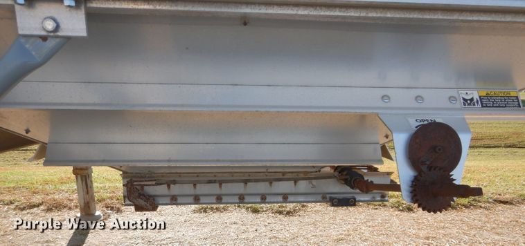 image for item DH2615 2003 Wilson DWH-5000 double hopper bottom grain trailer