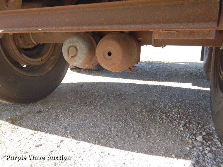 image for item DH2615 2003 Wilson DWH-5000 double hopper bottom grain trailer