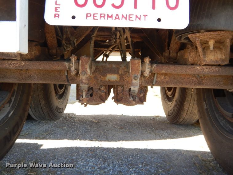 image for item DH2615 2003 Wilson DWH-5000 double hopper bottom grain trailer