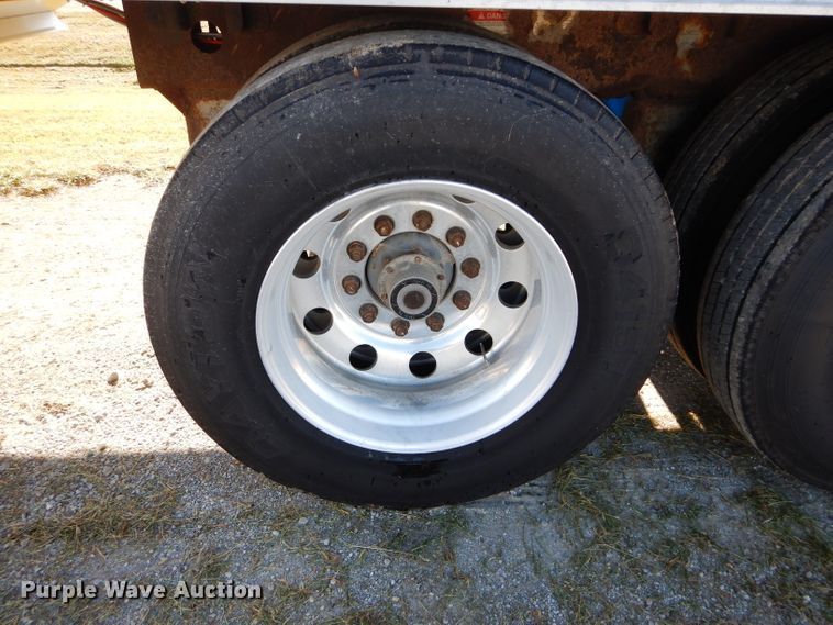 image for item DH2615 2003 Wilson DWH-5000 double hopper bottom grain trailer