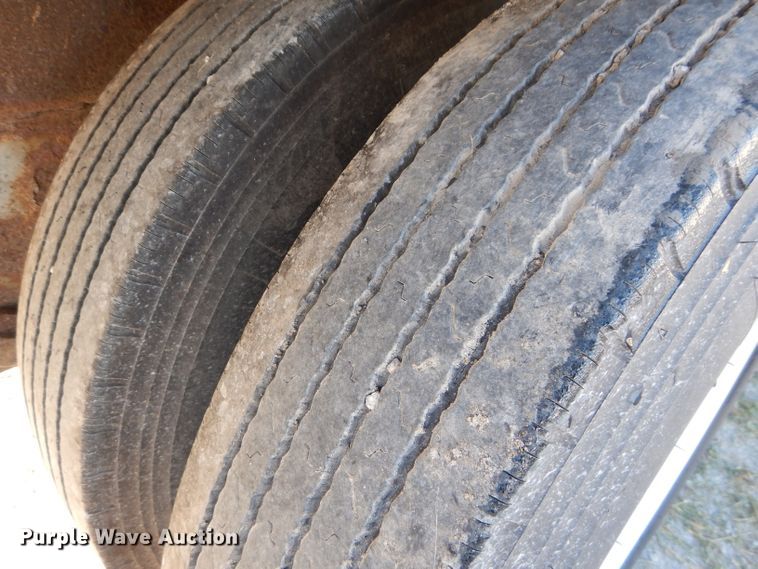 image for item DH2615 2003 Wilson DWH-5000 double hopper bottom grain trailer