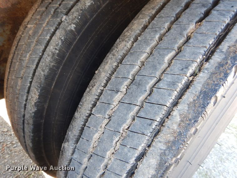 image for item DH2615 2003 Wilson DWH-5000 double hopper bottom grain trailer