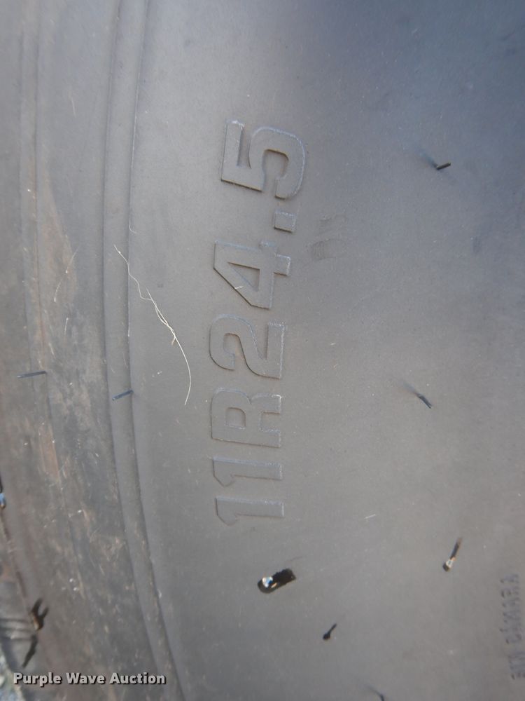 image for item DH2615 2003 Wilson DWH-5000 double hopper bottom grain trailer