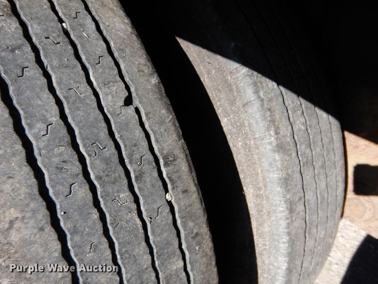 image for item DH2615 2003 Wilson DWH-5000 double hopper bottom grain trailer