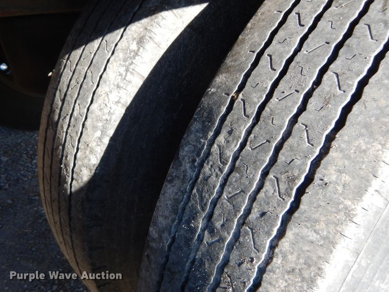 image for item DH2615 2003 Wilson DWH-5000 double hopper bottom grain trailer