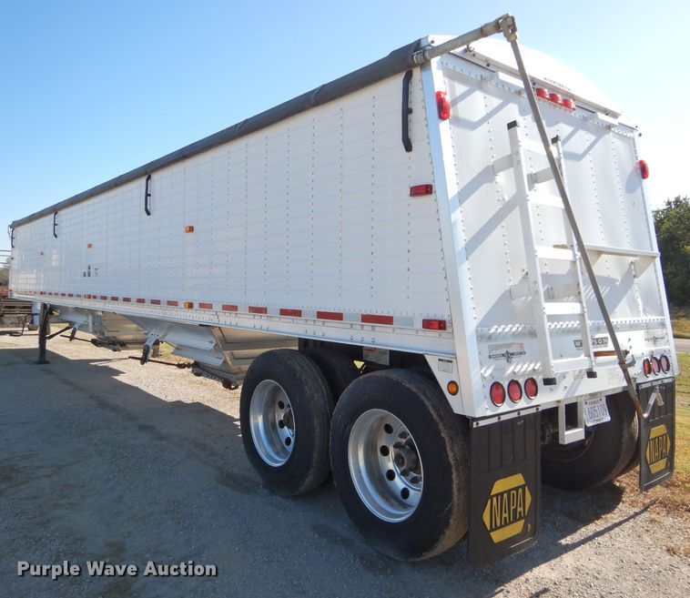 image for item DH2618 2008 Wilson DWH-550 double hopper bottom grain trailer