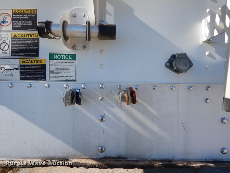 image for item DH2618 2008 Wilson DWH-550 double hopper bottom grain trailer