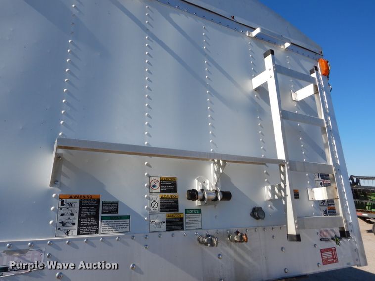 image for item DH2618 2008 Wilson DWH-550 double hopper bottom grain trailer