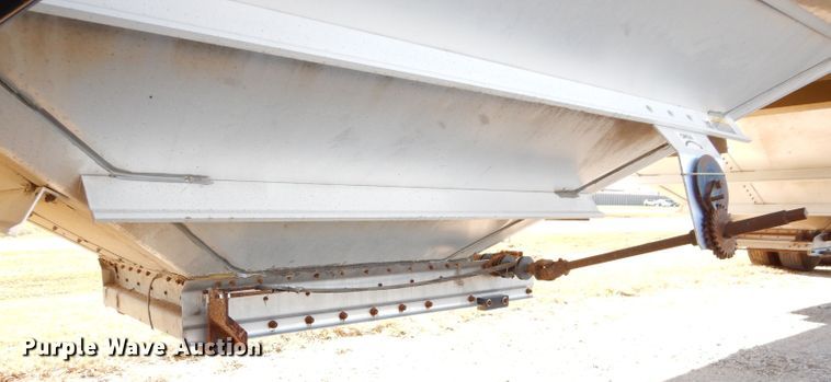image for item DH2618 2008 Wilson DWH-550 double hopper bottom grain trailer