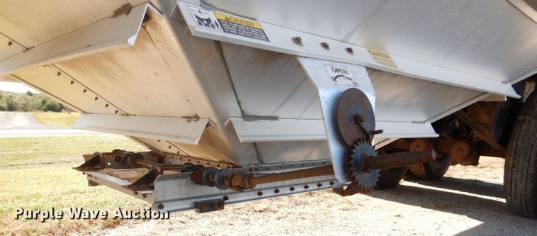 image for item DH2618 2008 Wilson DWH-550 double hopper bottom grain trailer