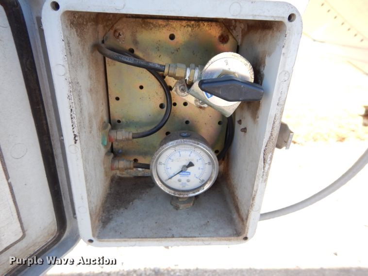 image for item DH2618 2008 Wilson DWH-550 double hopper bottom grain trailer