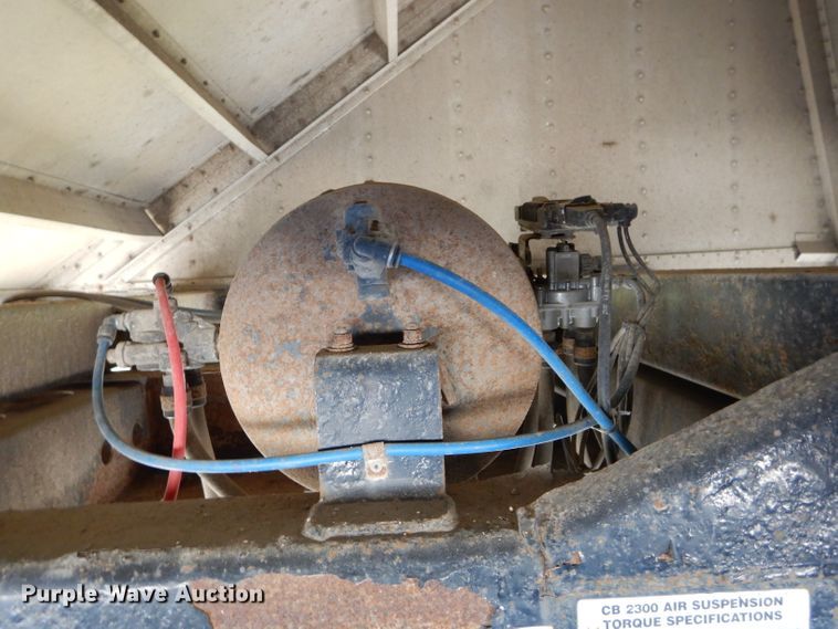 image for item DH2618 2008 Wilson DWH-550 double hopper bottom grain trailer