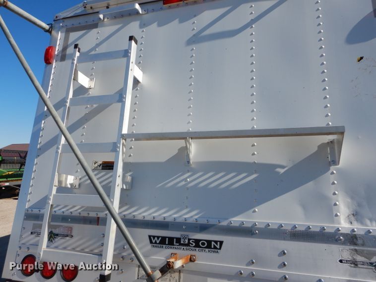 image for item DH2618 2008 Wilson DWH-550 double hopper bottom grain trailer