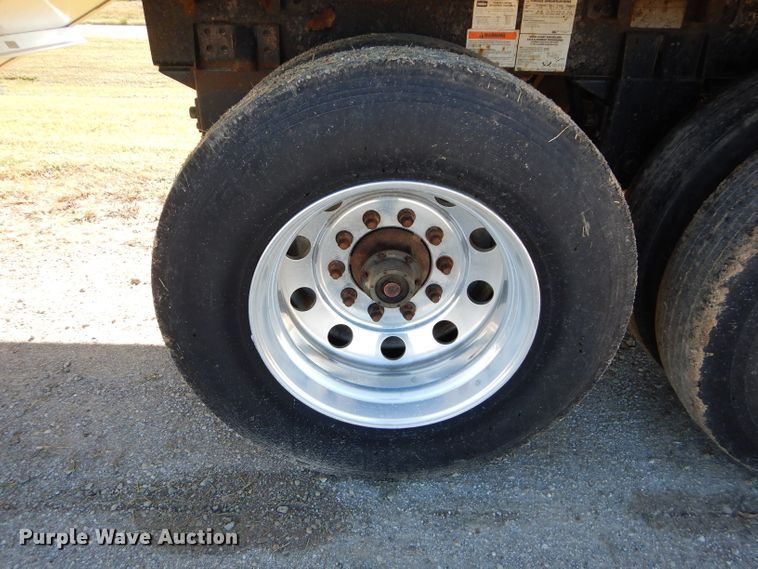 image for item DH2618 2008 Wilson DWH-550 double hopper bottom grain trailer