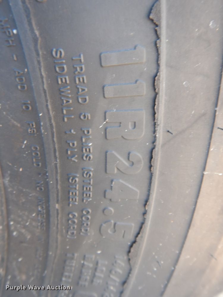 image for item DH2618 2008 Wilson DWH-550 double hopper bottom grain trailer