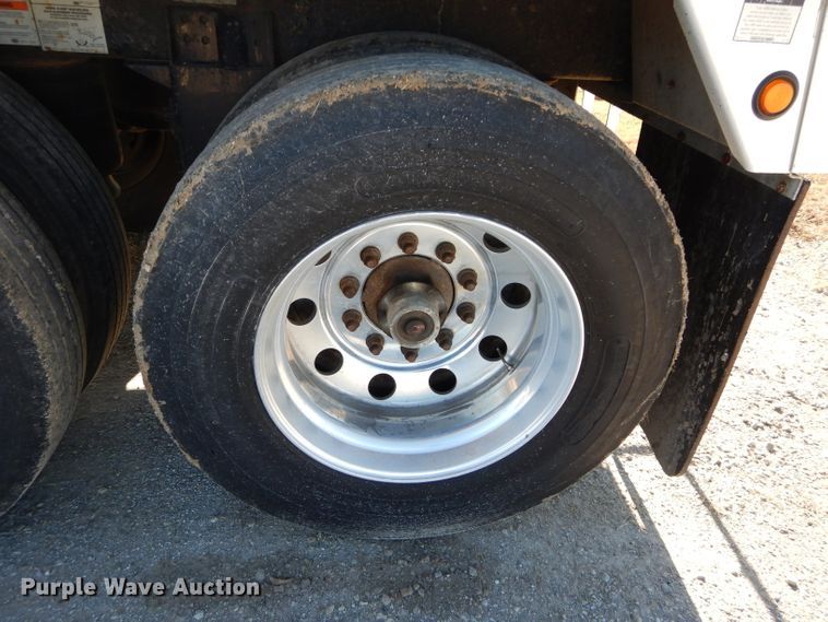 image for item DH2618 2008 Wilson DWH-550 double hopper bottom grain trailer