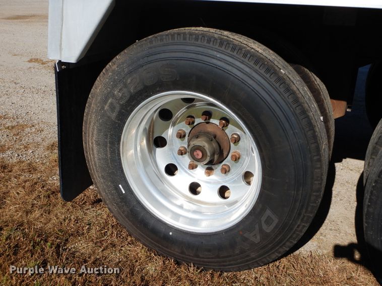 image for item DH2618 2008 Wilson DWH-550 double hopper bottom grain trailer