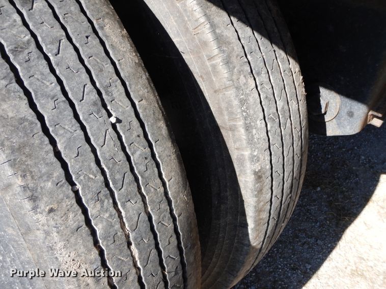 image for item DH2618 2008 Wilson DWH-550 double hopper bottom grain trailer