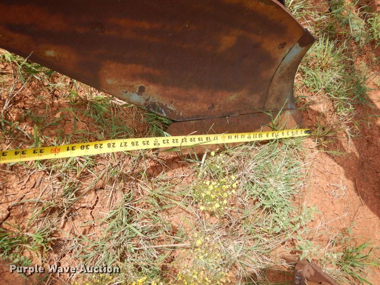 image for item DH3598 Oliver five bottom plow