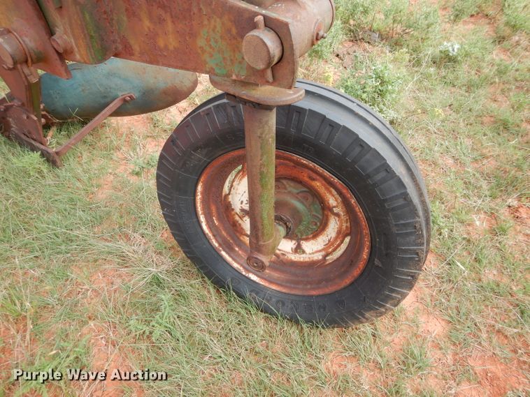 image for item DH3598 Oliver five bottom plow