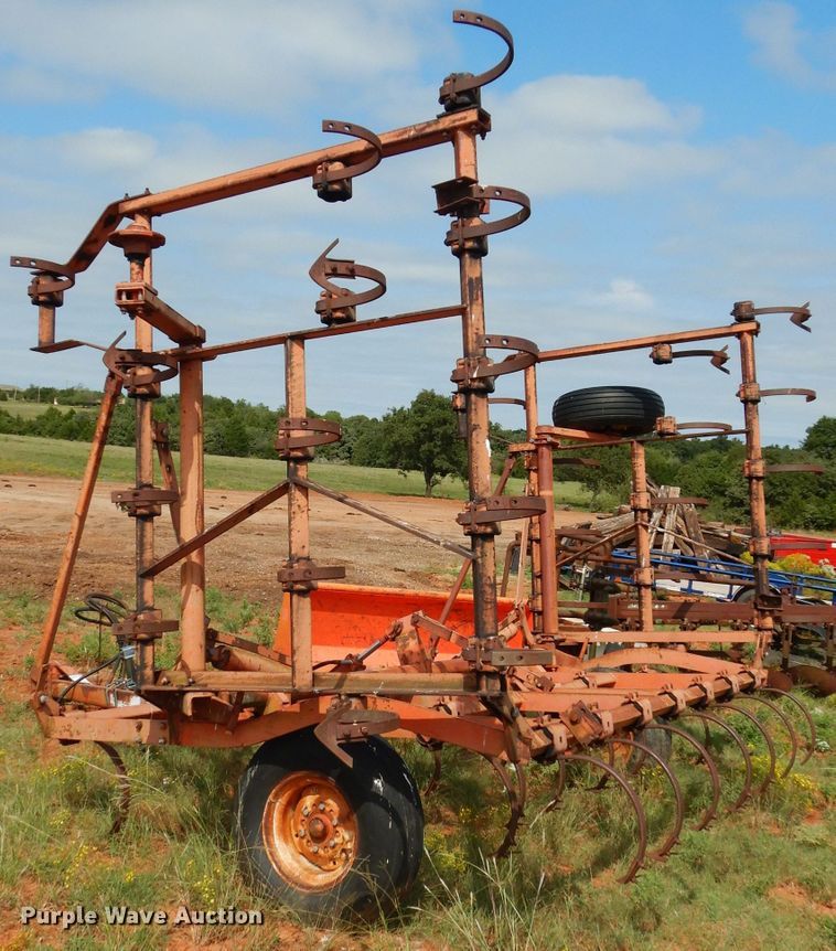 image for item DH3599 Allis Chalmers 1300 field cultivator