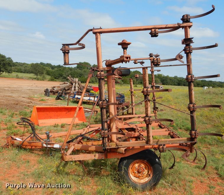 image for item DH3599 Allis Chalmers 1300 field cultivator
