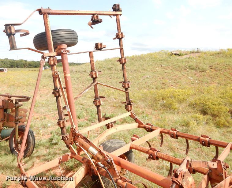 image for item DH3599 Allis Chalmers 1300 field cultivator
