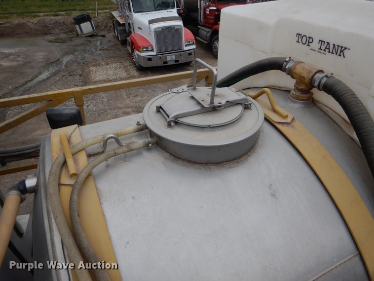 image for item DH6213 1996 Ag-Chem TerraGator 1803 sprayer