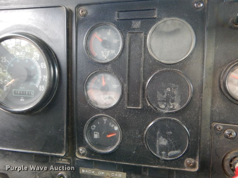 image for item DH6218 1987 International F9370 flatbed truck