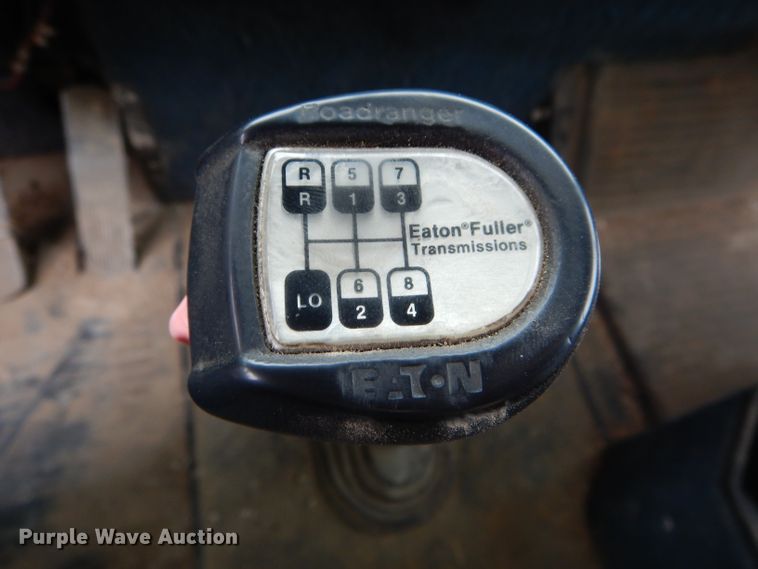 image for item DH6218 1987 International F9370 flatbed truck