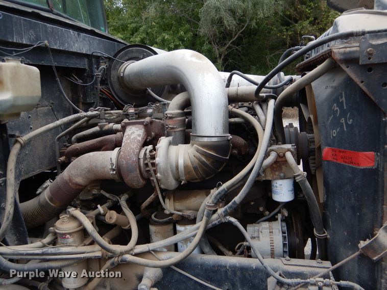 image for item DH6218 1987 International F9370 flatbed truck