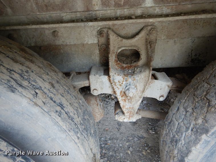 image for item DH6218 1987 International F9370 flatbed truck