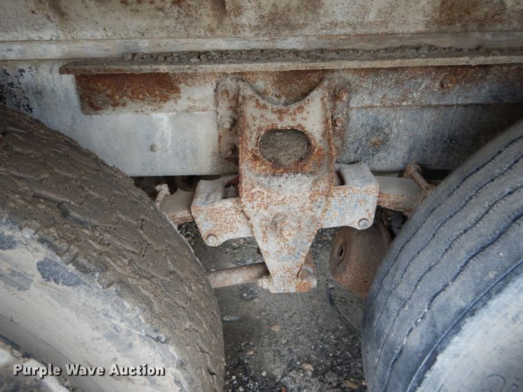 image for item DH6218 1987 International F9370 flatbed truck