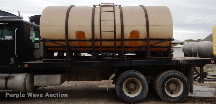 image for item DH6218 1987 International F9370 flatbed truck