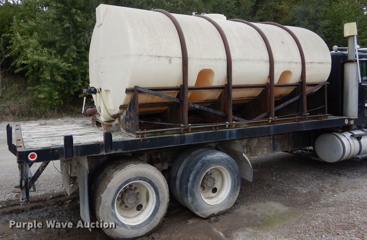 image for item DH6218 1987 International F9370 flatbed truck