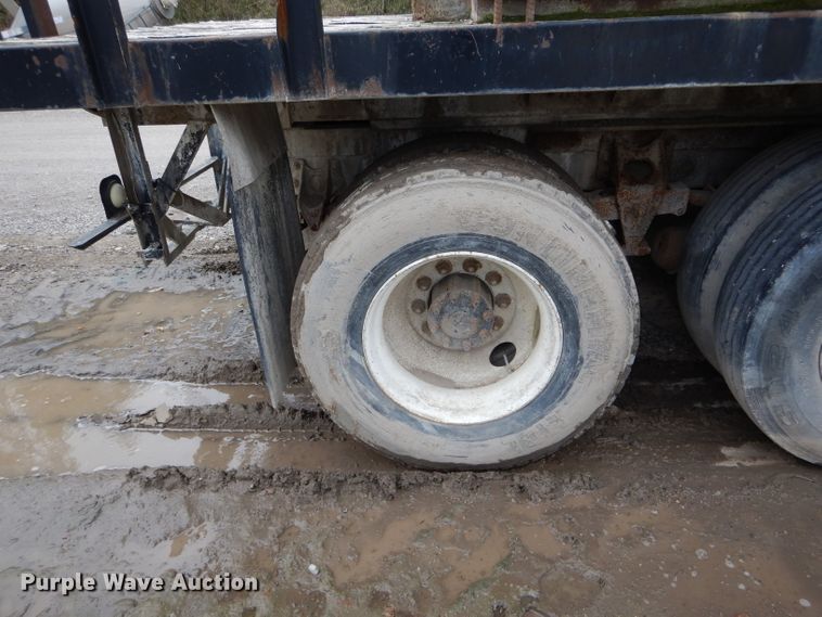 image for item DH6218 1987 International F9370 flatbed truck