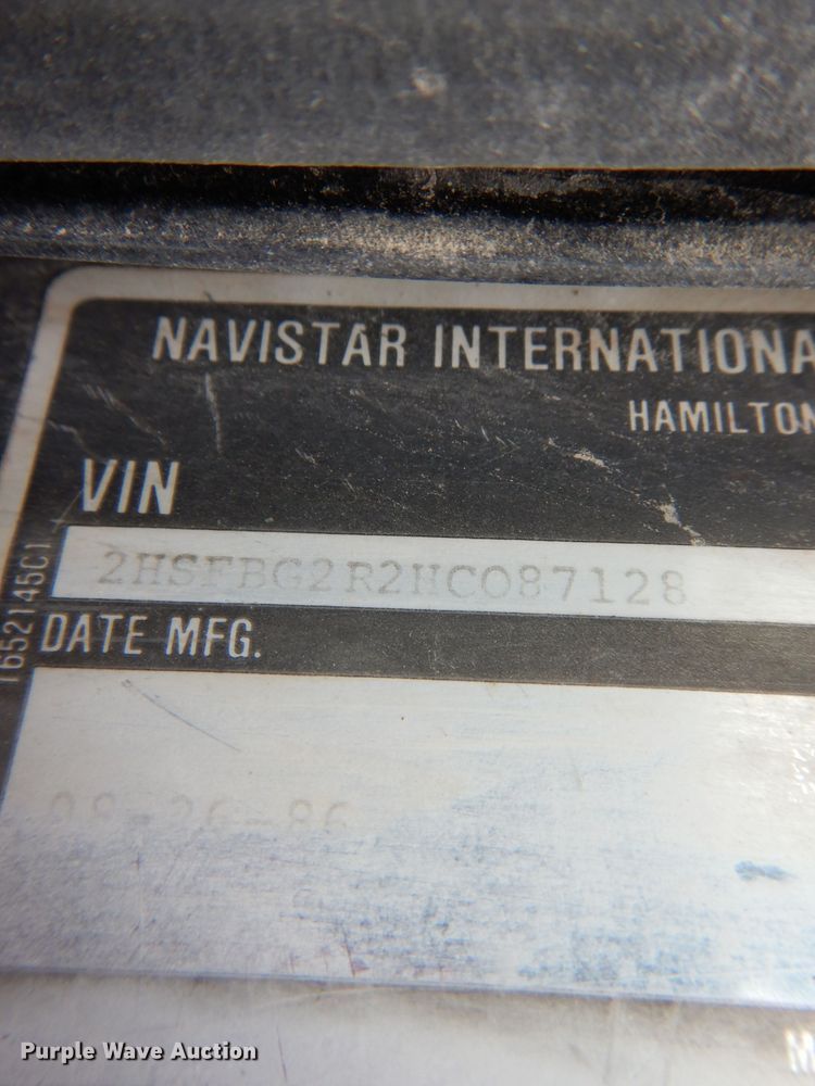 image for item DH6218 1987 International F9370 flatbed truck