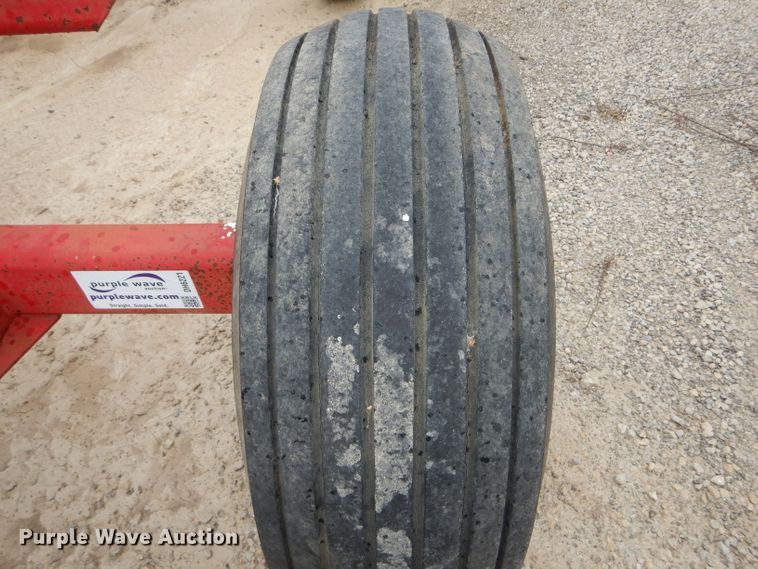 image for item DH6221 Anhydrous ammonia tank running gear