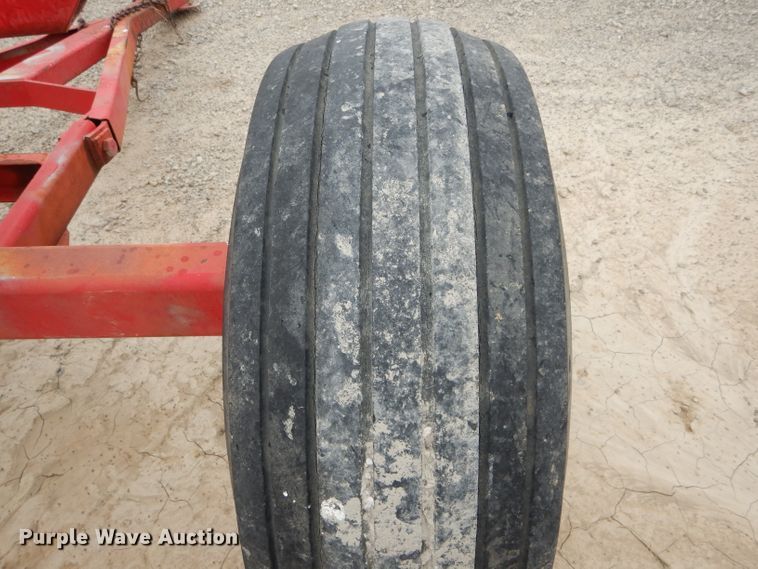 image for item DH6221 Anhydrous ammonia tank running gear