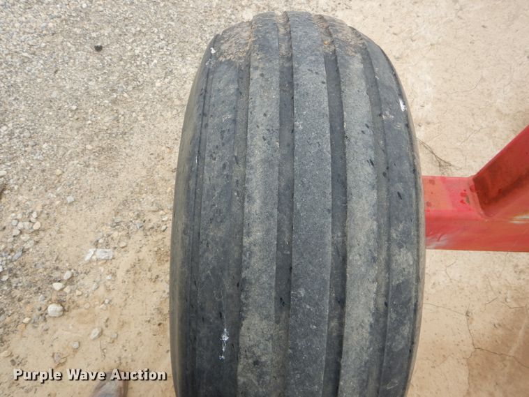 image for item DH6221 Anhydrous ammonia tank running gear