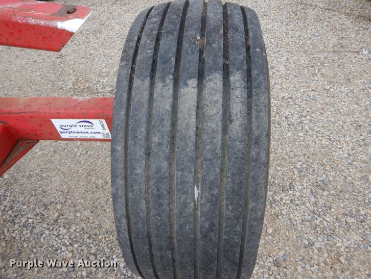 image for item DH6222 Anhydrous ammonia tank running gear