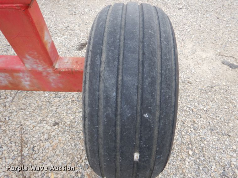 image for item DH6222 Anhydrous ammonia tank running gear