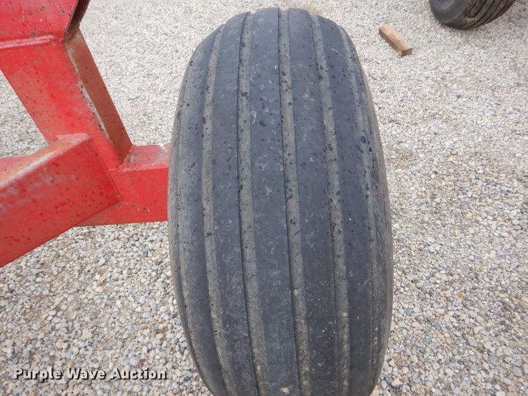 image for item DH6222 Anhydrous ammonia tank running gear