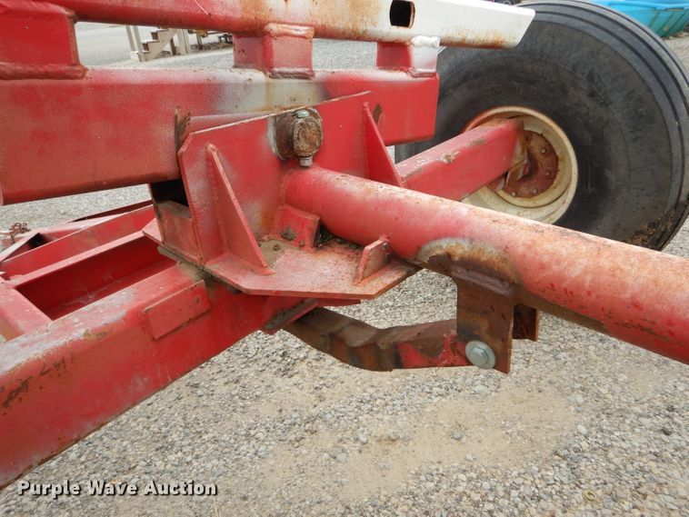 image for item DH6223 Anhydrous ammonia tank running gear