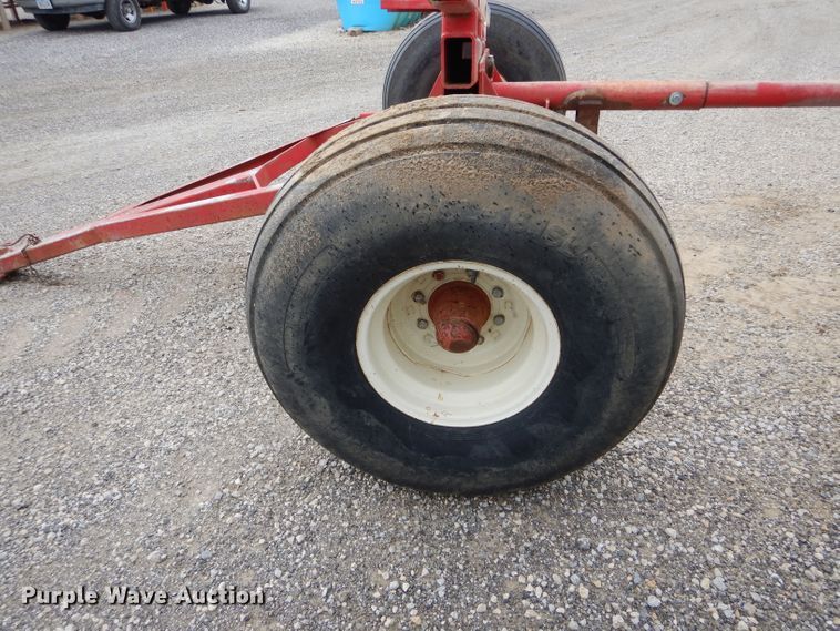 image for item DH6223 Anhydrous ammonia tank running gear