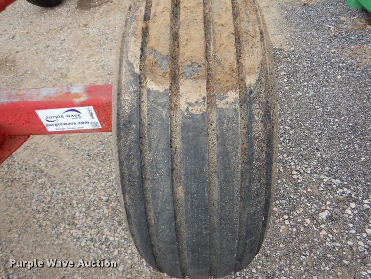 image for item DH6223 Anhydrous ammonia tank running gear