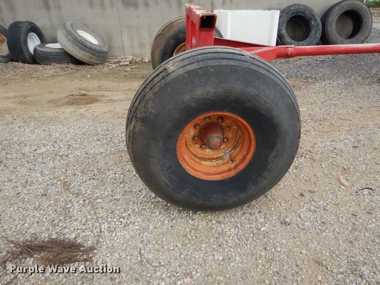 image for item DH6223 Anhydrous ammonia tank running gear