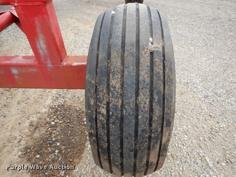 image for item DH6223 Anhydrous ammonia tank running gear