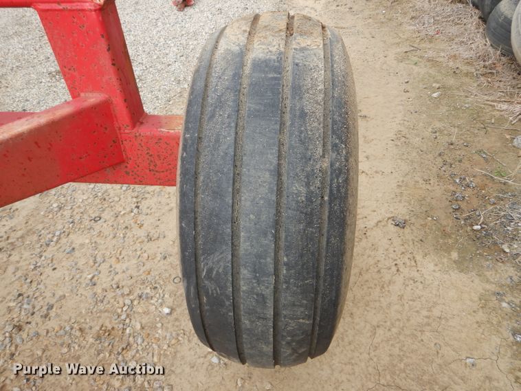 image for item DH6223 Anhydrous ammonia tank running gear